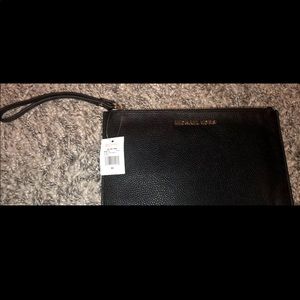 NWT Michael Kors wristlet